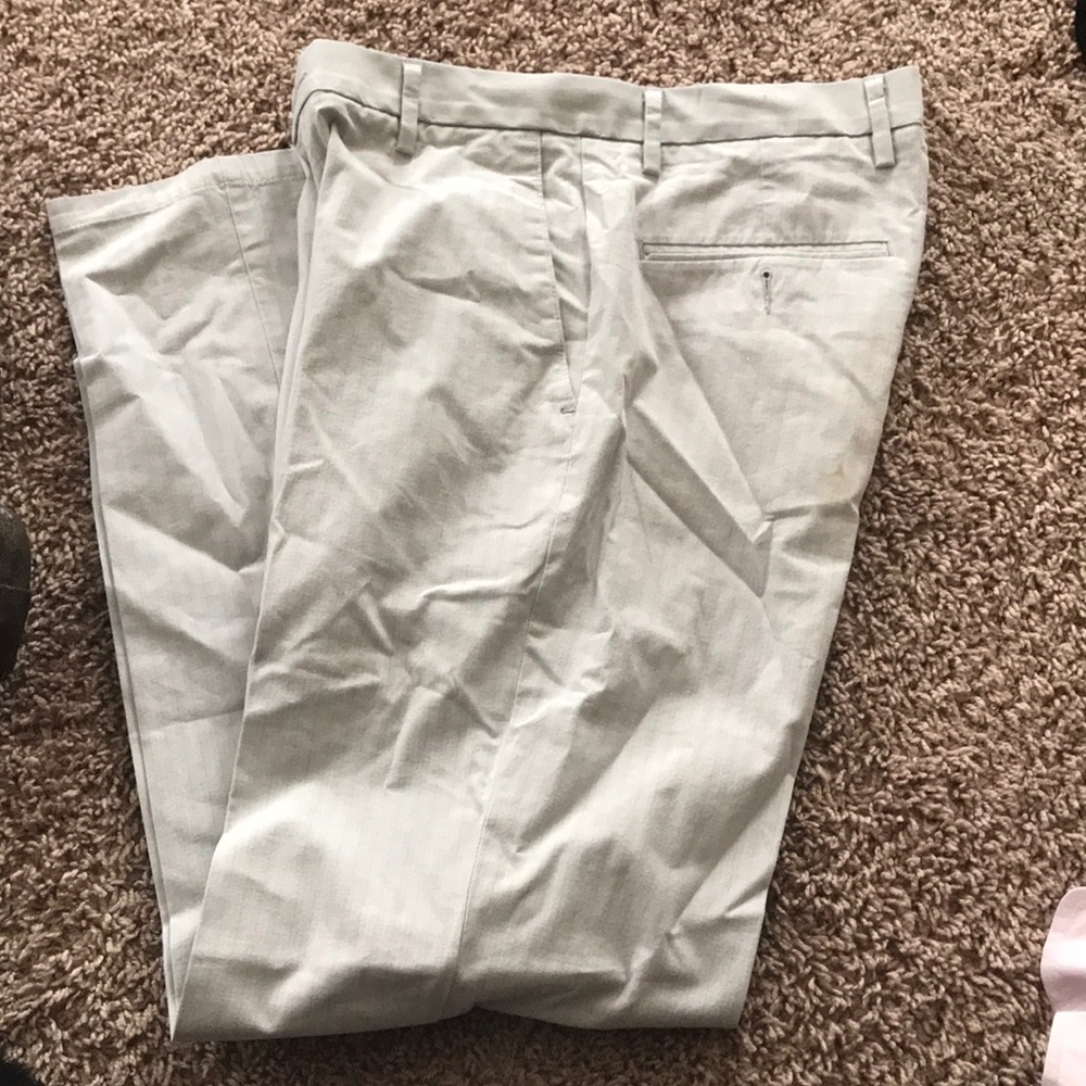 Men’s khaki pants